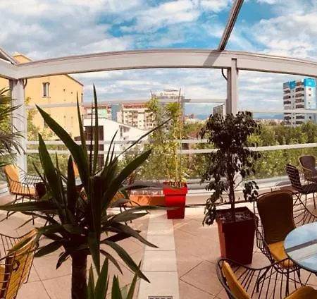 Relax 3* טיראנה