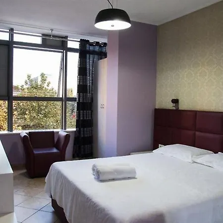 Relax מלון טיראנה