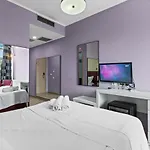 Relax فندق تيرانا