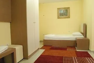 Relax מלון טיראנה