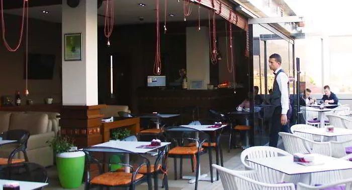 Relax 3* Tirana